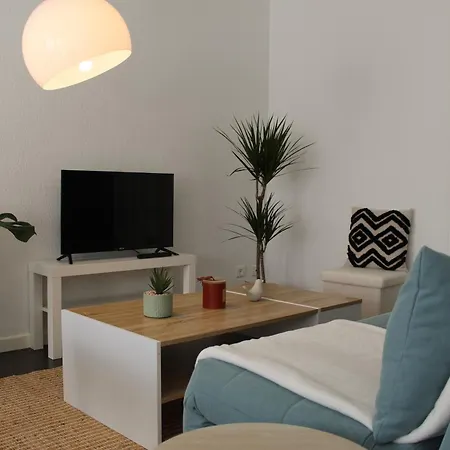 Apartamento T2 60m2, Centre Ville, Parking Gratuit, Terrasse, Proche Tram, A Seulement 15mn Des Plages *