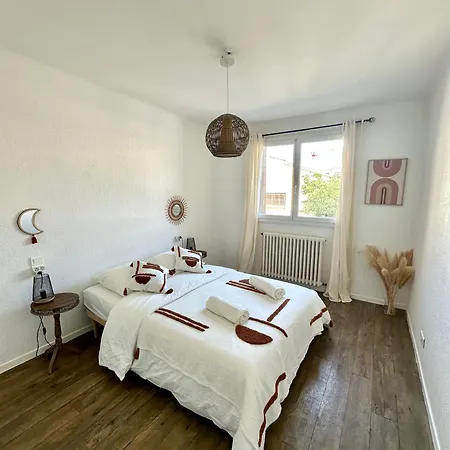 T2 60m2, Centre Ville, Parking Gratuit, Terrasse, Proche Tram, à Seulement 15mn Des Plages Appartement
