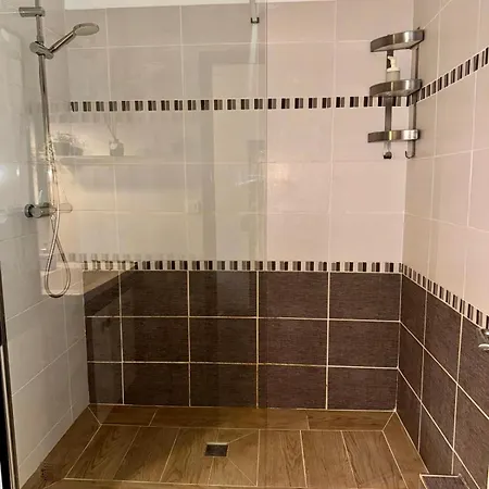 T2 60m2, Centre Ville, Parking Gratuit, Terrasse, Proche Tram, à Seulement 15mn Des Plages *