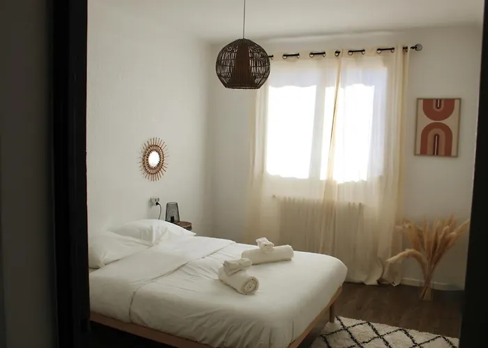 Apartamento T2 60m2, Centre Ville, Parking Gratuit, Terrasse, Proche Tram, à Seulement 15mn Des Plages Montpellier