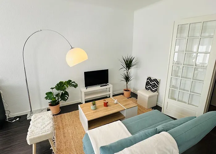 T2 60m2, Centre Ville, Parking Gratuit, Terrasse, Proche Tram, A Seulement 15mn Des Plages