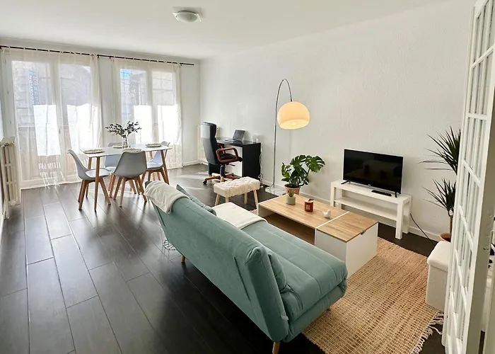 T2 60m2, Centre Ville, Parking Gratuit, Terrasse, Proche Tram, à Seulement 15mn Des Plages Montpellier