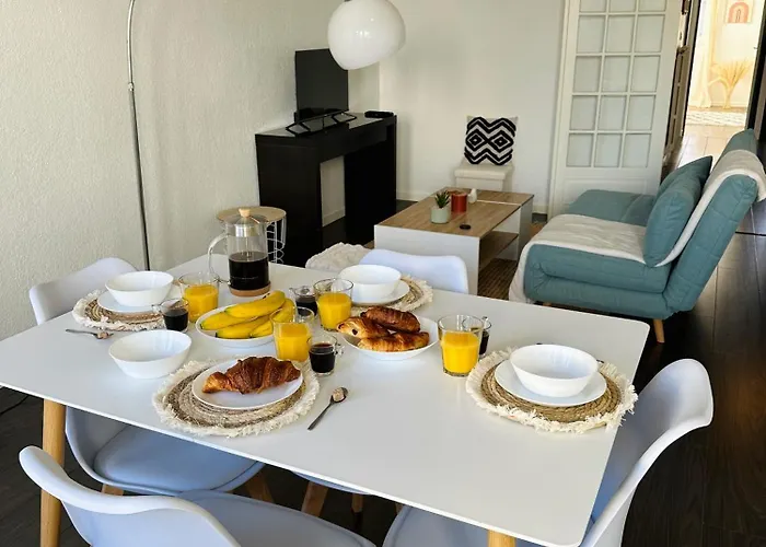 T2 60m2, Centre Ville, Parking Gratuit, Terrasse, Proche Tram, à Seulement 15mn Des Plages Montpellier